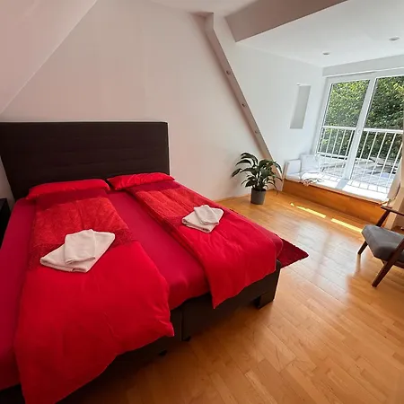 Messe, Uniklinikum, Grugapark - Charmante Mit Dachterrasse In Guter Lage